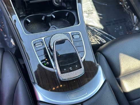 Used 2019 Mercedes-Benz GLC 300 4MATIC image 18