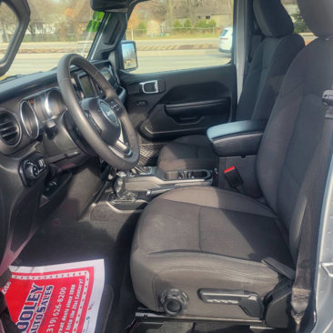 Used 2023 Jeep Gladiator Sport image 9