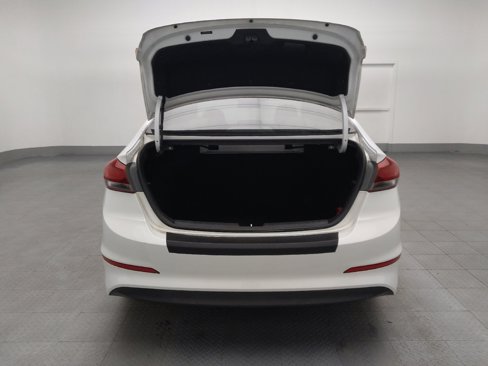 Used 2017 Hyundai Elantra SE image 29