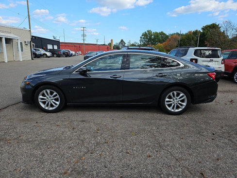 Used 2018 Chevrolet Malibu LT image 3