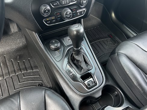 Used 2021 Jeep Cherokee Limited w/ Elite Package image 25