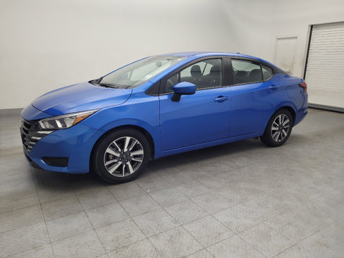 Used 2023 Nissan Versa SV image 2