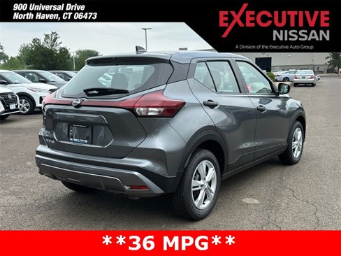 New 2025 Nissan Kicks Play S image 2