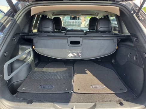 Used 2018 Jeep Cherokee Overland image 9