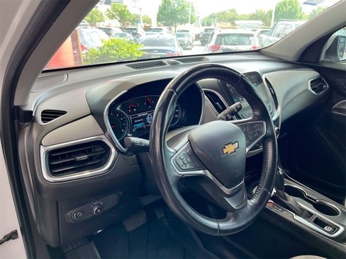 Used 2018 Chevrolet Equinox LT w/ Sun & Infotainment Package image 9