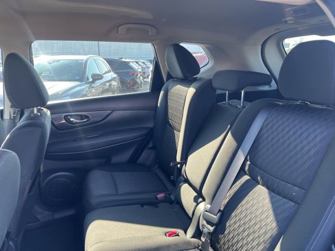 Used 2018 Nissan Rogue SV w/ Premium Package image 21