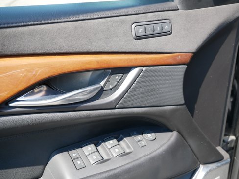 Used 2018 Cadillac Escalade ESV Luxury image 9