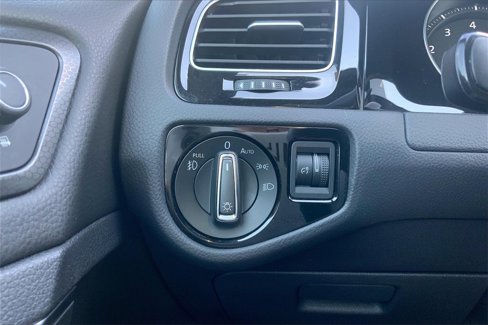 Used 2020 Volkswagen GTI SE image 33
