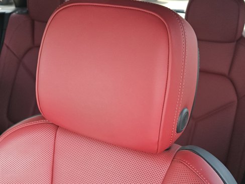 Used 2024 Porsche Macan image 23