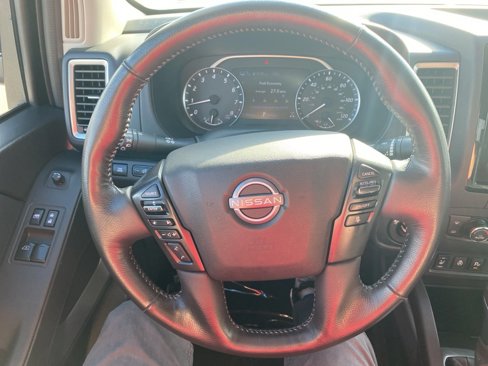 Used 2022 Nissan Frontier SV image 12