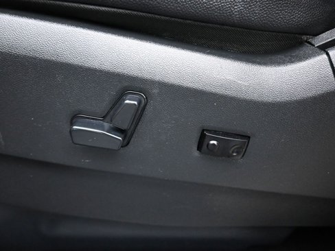 Used 2019 Dodge Grand Caravan SXT image 12