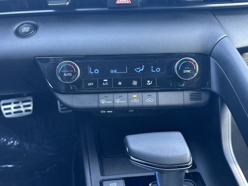 Used 2025 Hyundai Elantra Sport w/ Cargo Package image 31