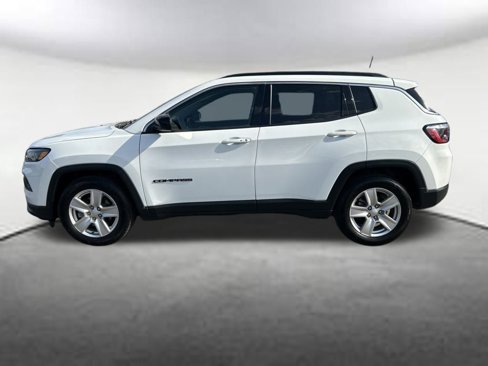 Used 2022 Jeep Compass Latitude image 2