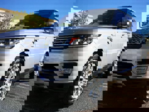 Used 2015 Land Rover Range Rover Sport HSE image 12