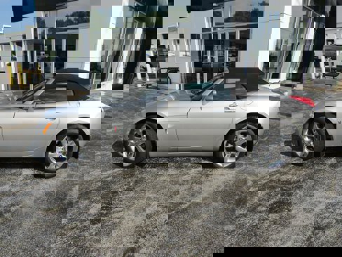 Used 2008 Pontiac Solstice GXP w/ Premium Package image 3