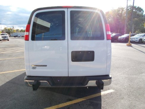 Certified 2022 Chevrolet Express 2500 w/ Driver Convenience Package image 3