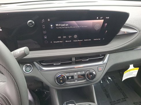 New 2025 Buick Envista Preferred image 8