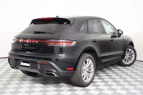 New 2026 Porsche Macan image 7