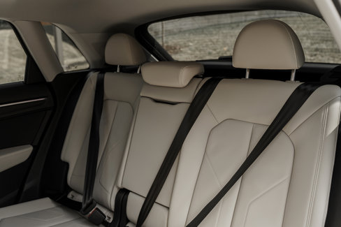 Certified 2025 Audi Q3 2.0T Premium Plus image 24