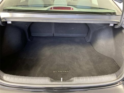 Used 2022 Hyundai Elantra SEL w/ Convenience + Premium Package image 9
