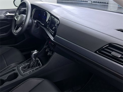 Used 2024 Volkswagen Jetta SE w/ Panoramic Sunroof Package image 28