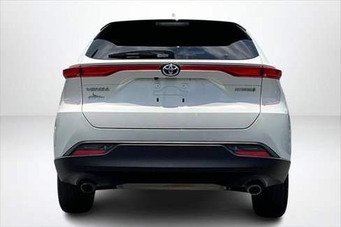 Used 2021 Toyota Venza LE w/ Carpet Mat Package (TMS) image 6
