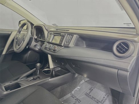 Used 2018 Toyota RAV4 LE image 42
