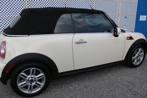 Used 2015 MINI Cooper Convertible image 9