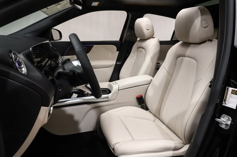 New 2025 Mercedes-Benz GLA 250 4MATIC image 9