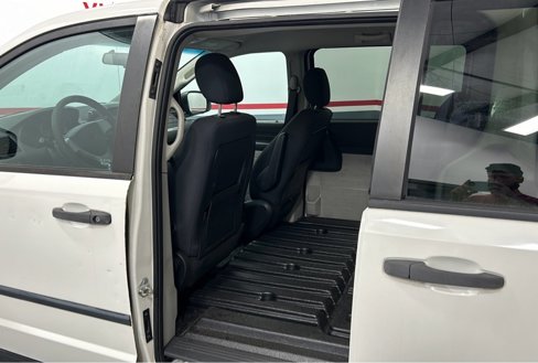 Used 2009 Dodge Grand Caravan w/ PWR Window Group image 14