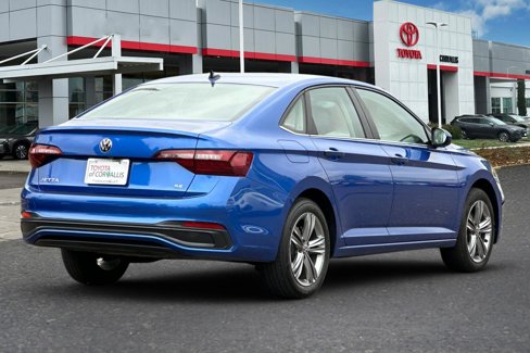 Used 2024 Volkswagen Jetta SE image 4