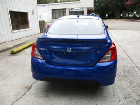 Used 2017 Nissan Versa SL image 4