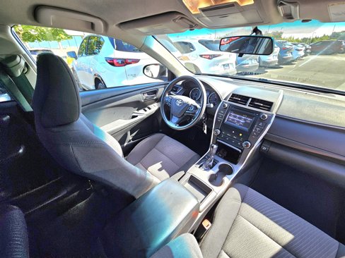 Used 2017 Toyota Camry SE image 8