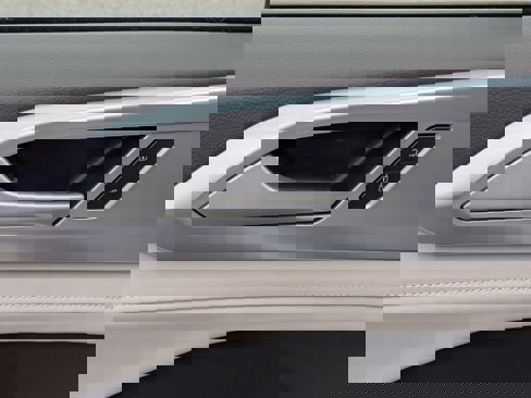 New 2025 Volkswagen Taos SE image 12