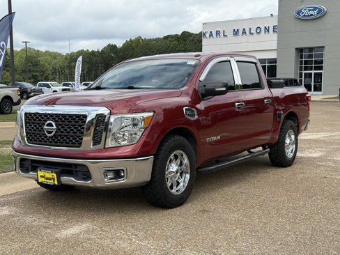 Used 2017 Nissan Titan SV image 1