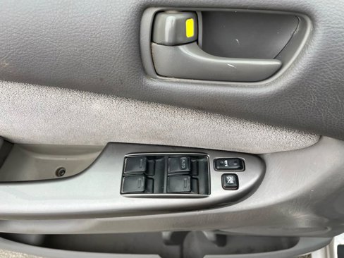 Used 2006 Toyota Sienna CE image 10