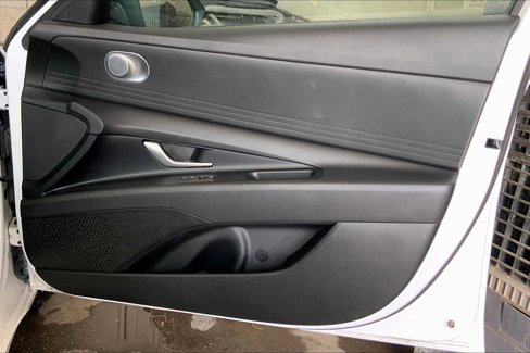 Used 2024 Hyundai Elantra SEL image 21