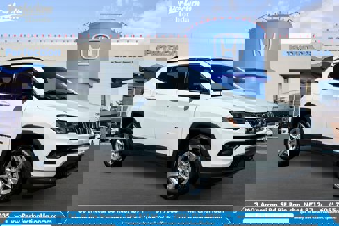 Used 2024 Jeep Compass Latitude image 1