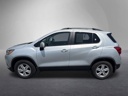 Used 2022 Chevrolet Trax LT w/ Premium Seat Package image 7