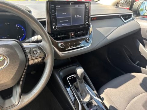 Used 2022 Toyota Corolla LE image 17