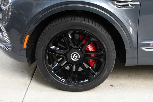Used 2017 Bentley Bentayga image 21