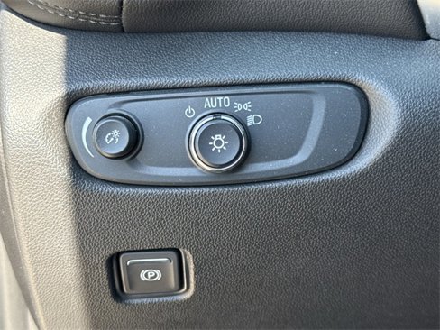 Used 2022 Chevrolet Blazer LT image 23