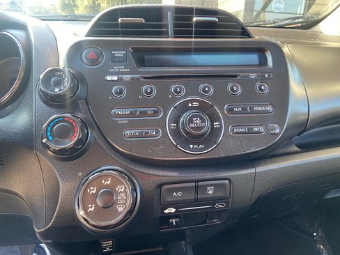 Used 2013 Honda Fit Sport image 18