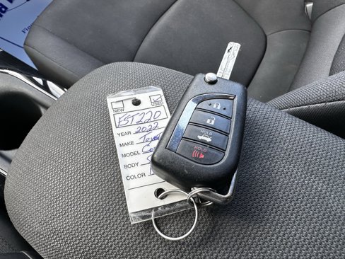 Used 2022 Toyota Corolla LE image 28