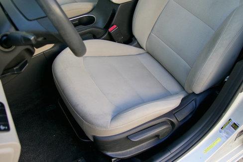 Used 2017 Hyundai Elantra SE image 11
