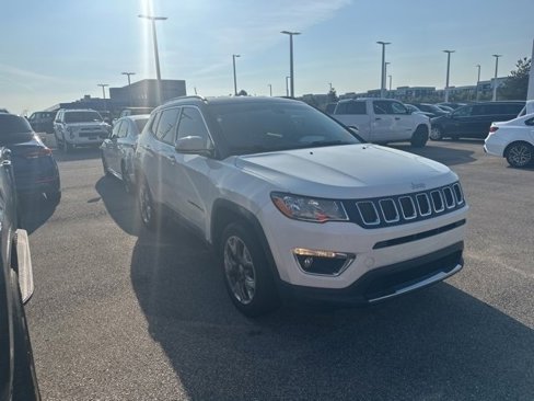 Used 2018 Jeep Compass Limited image 3