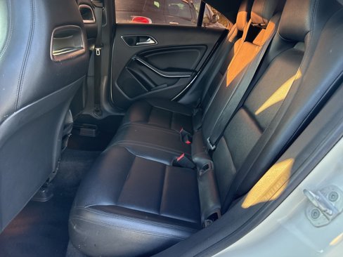 Used 2014 Mercedes-Benz CLA 250 image 12