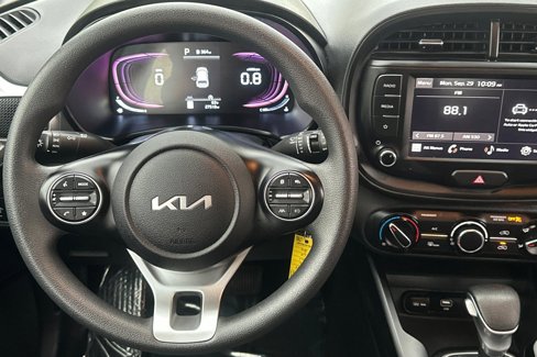 Used 2024 Kia Soul LX w/ Option Group 015 image 15