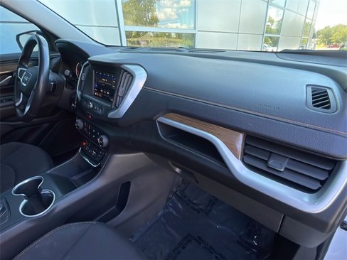 Used 2020 GMC Terrain SLE w/ Elevation Edition image 11