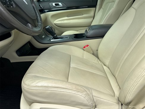 Used 2019 Lincoln MKT AWD image 10